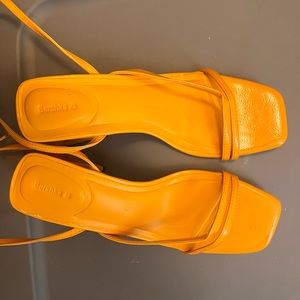 Yellow sandals9